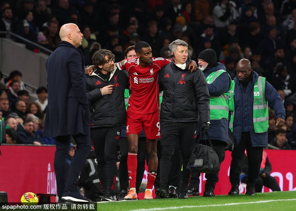 利物浦官方：伊萨克腓骨骨折伴脚踝损伤 已成功接受手术